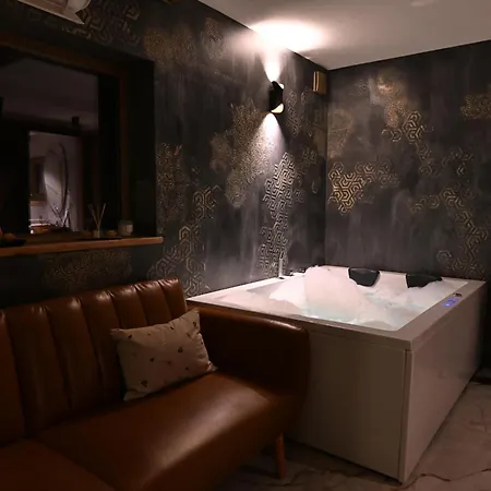 Granary - With Pool, Sauna & Jacuzzi